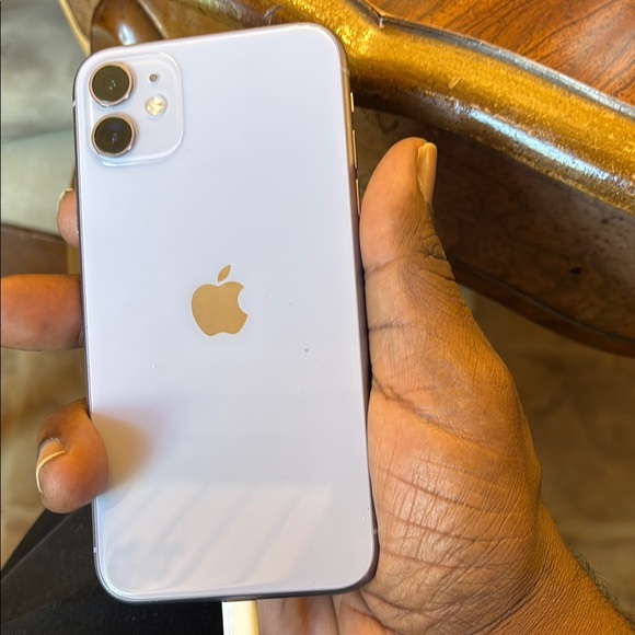 Apple iPhone 11 - White